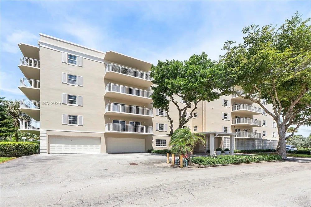 950 De Soto Rd, Boca Raton, FL 33432