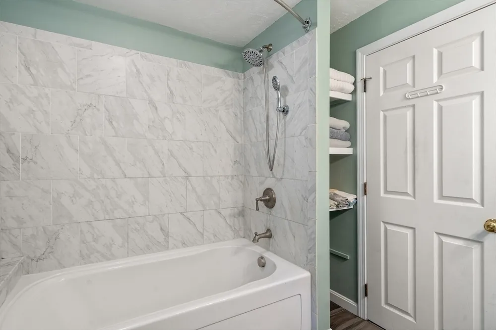 5 Fort Apache Dr, Franklin, MA 02038