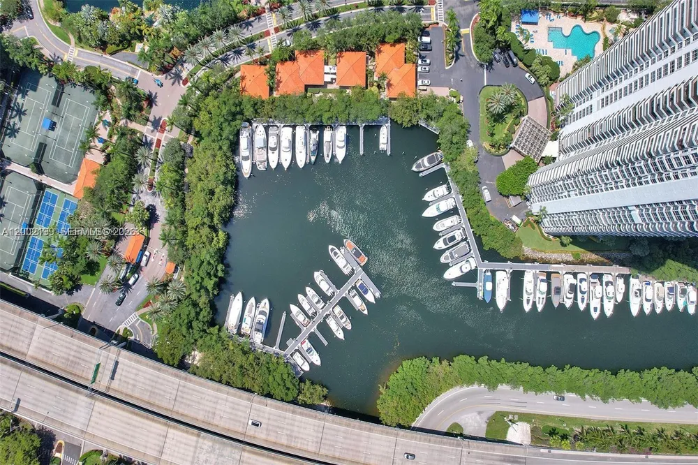 3500 Mystic Pointe Dr, Aventura, FL 33180