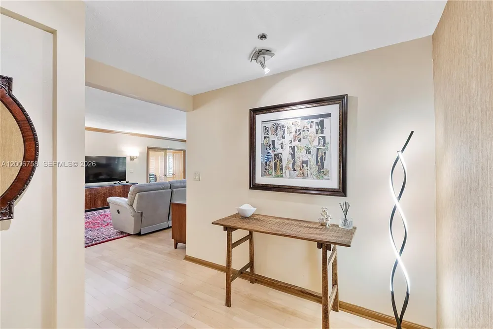 950 De Soto Rd, Boca Raton, FL 33432