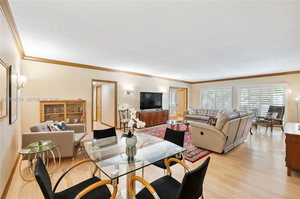 950 De Soto Rd, Boca Raton, FL 33432