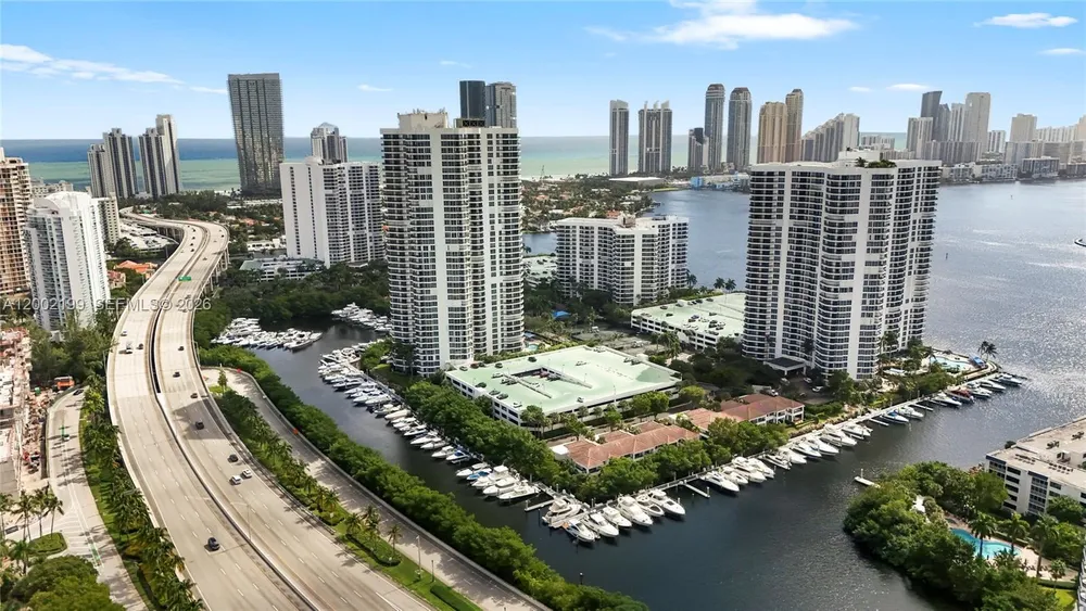 3500 Mystic Pointe Dr, Aventura, FL 33180