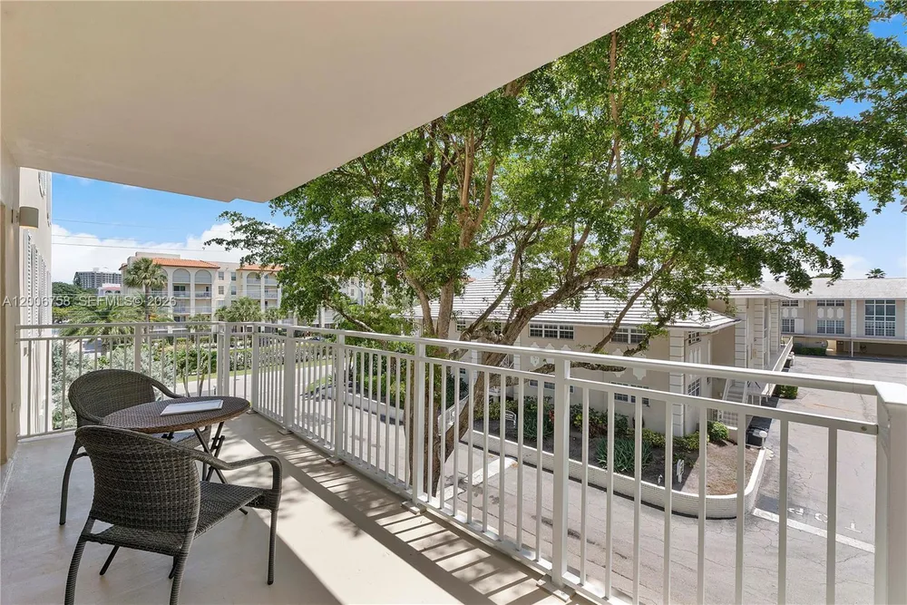 950 De Soto Rd, Boca Raton, FL 33432