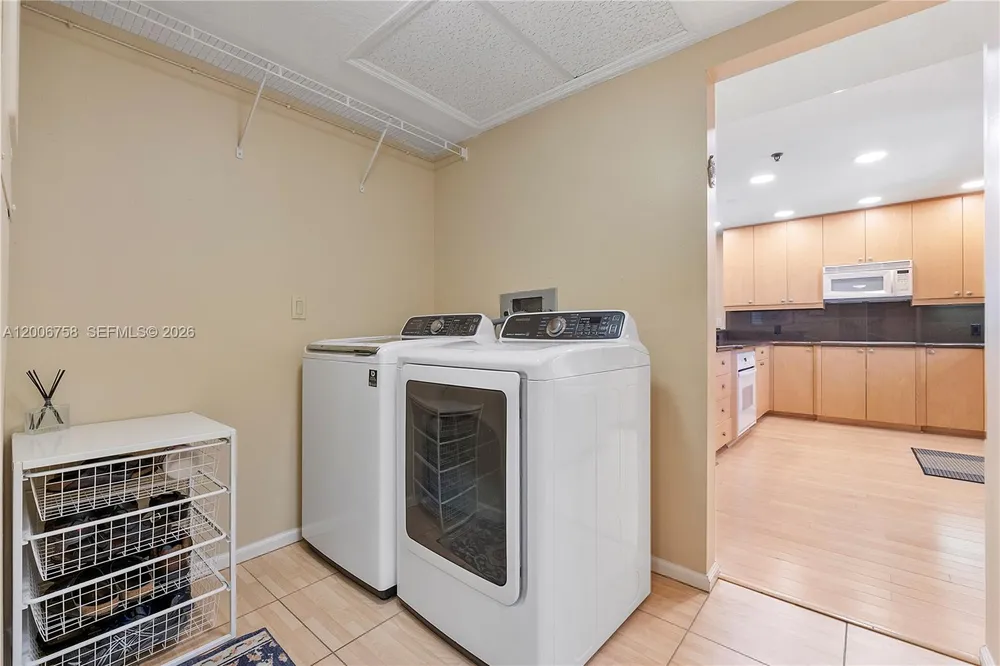 950 De Soto Rd, Boca Raton, FL 33432