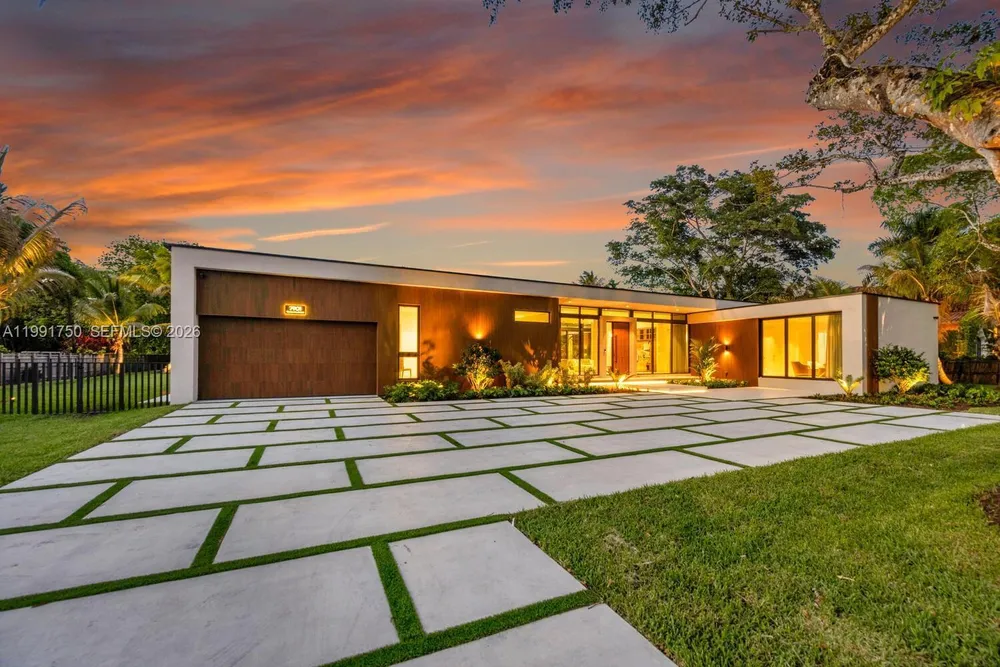 7901 SW 120th St, Pinecrest, FL 33156