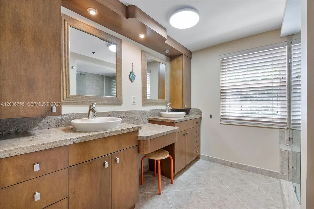 950 De Soto Rd, Boca Raton, FL 33432