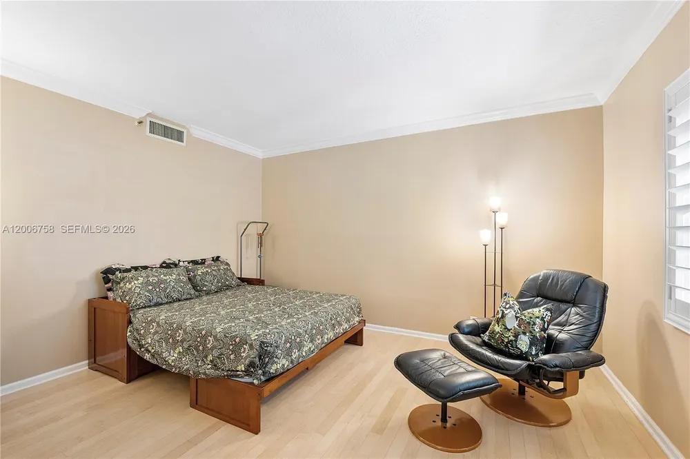 950 De Soto Rd, Boca Raton, FL 33432