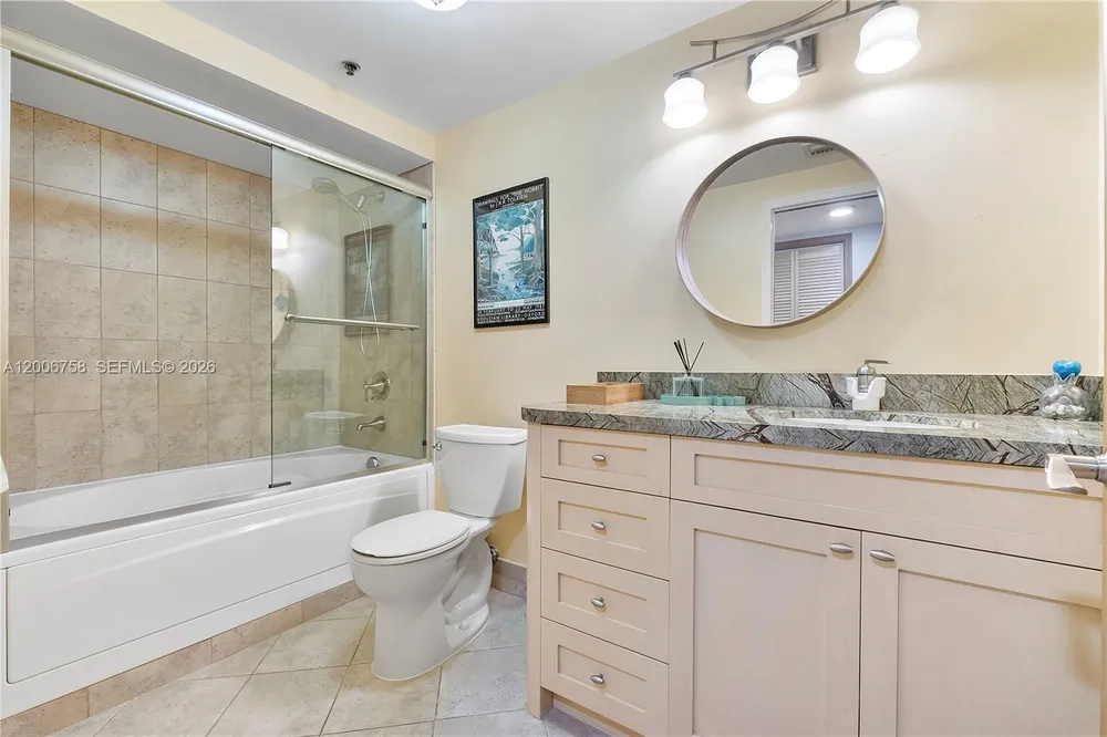 950 De Soto Rd, Boca Raton, FL 33432