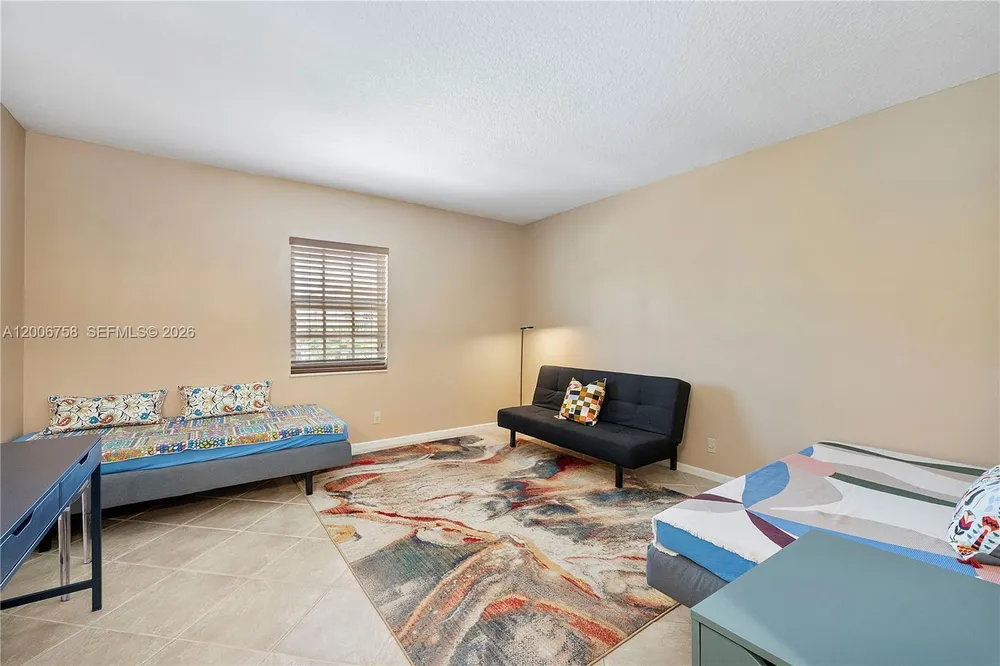 950 De Soto Rd, Boca Raton, FL 33432