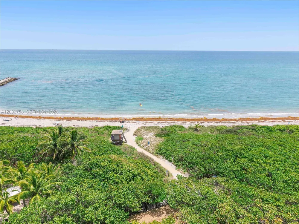 950 De Soto Rd, Boca Raton, FL 33432