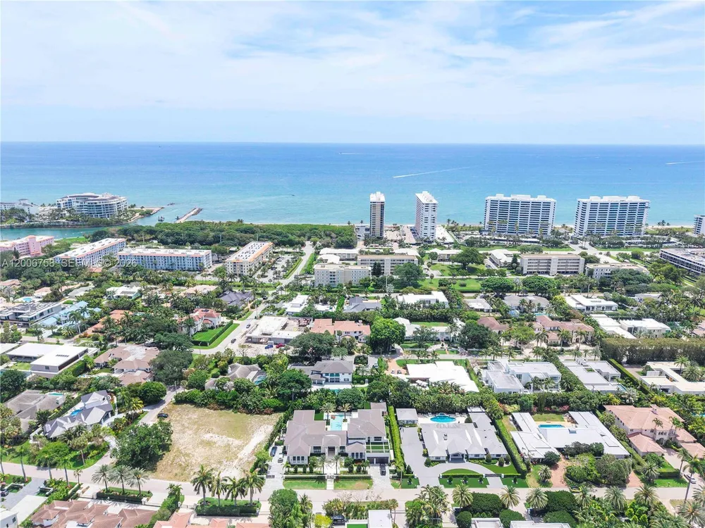 950 De Soto Rd, Boca Raton, FL 33432