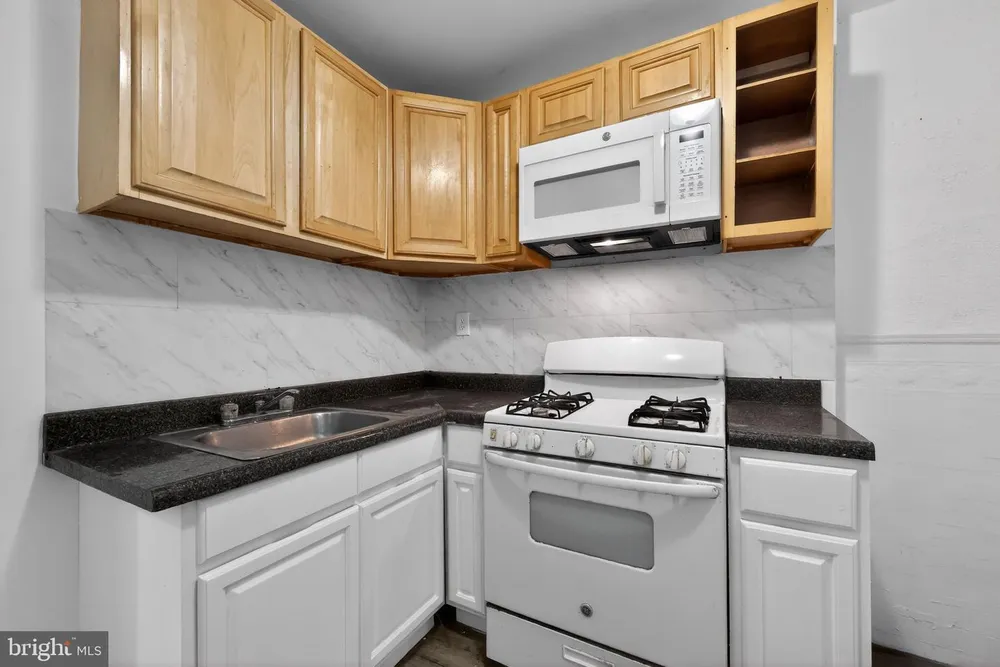 2117 N Franklin St, Philadelphia, PA 19122