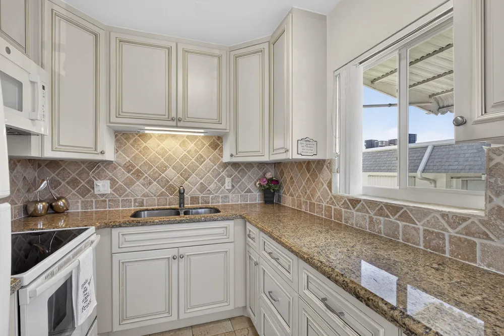 3402 Cynthia Ln, Lake Worth Beach, FL 33461