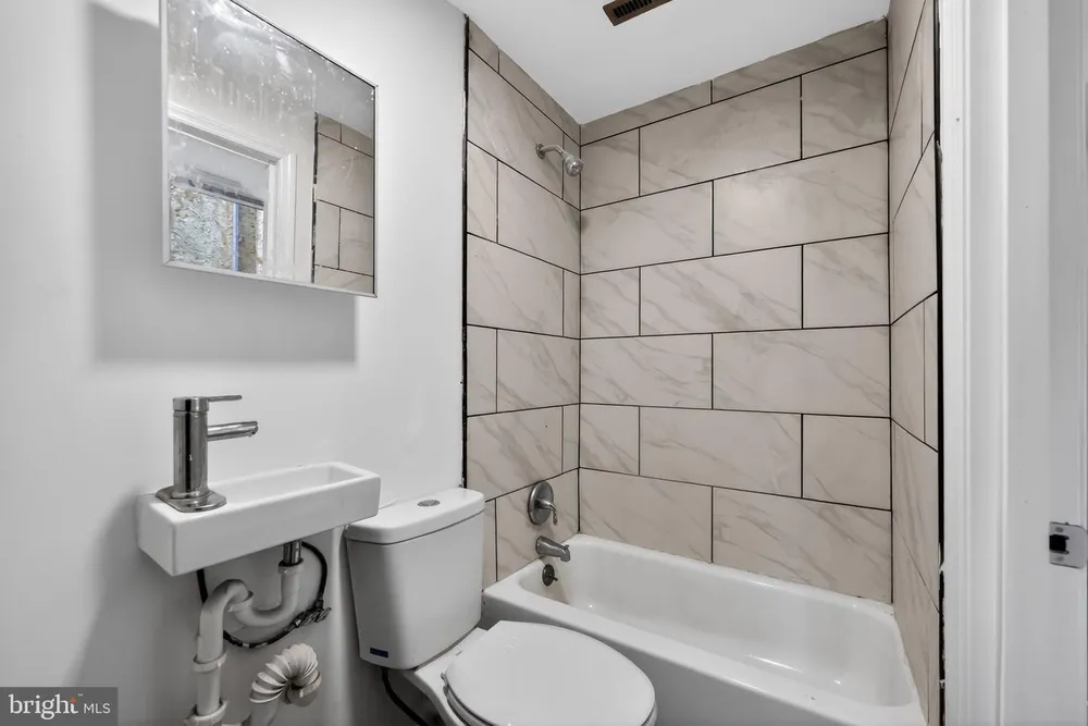 2117 N Franklin St, Philadelphia, PA 19122