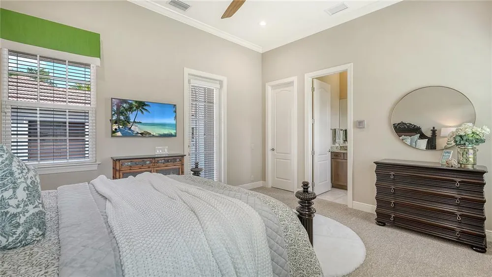 4127 Founders Club Dr, Sarasota, FL 34240