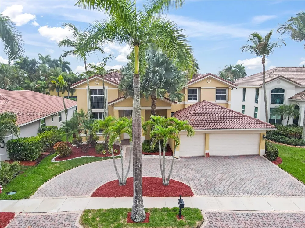 1646 Victoria Pointe Ln, Weston, FL 33327