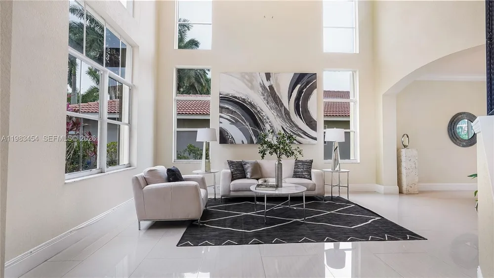 1646 Victoria Pointe Ln, Weston, FL 33327