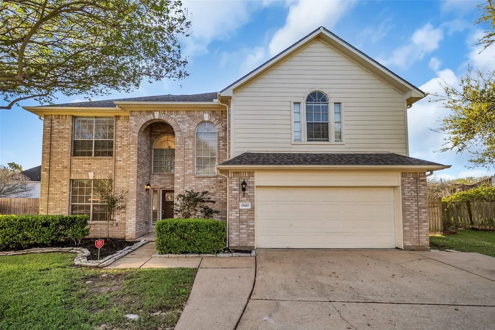 15603 Mustang Island Dr, Sugar Land, TX 77498