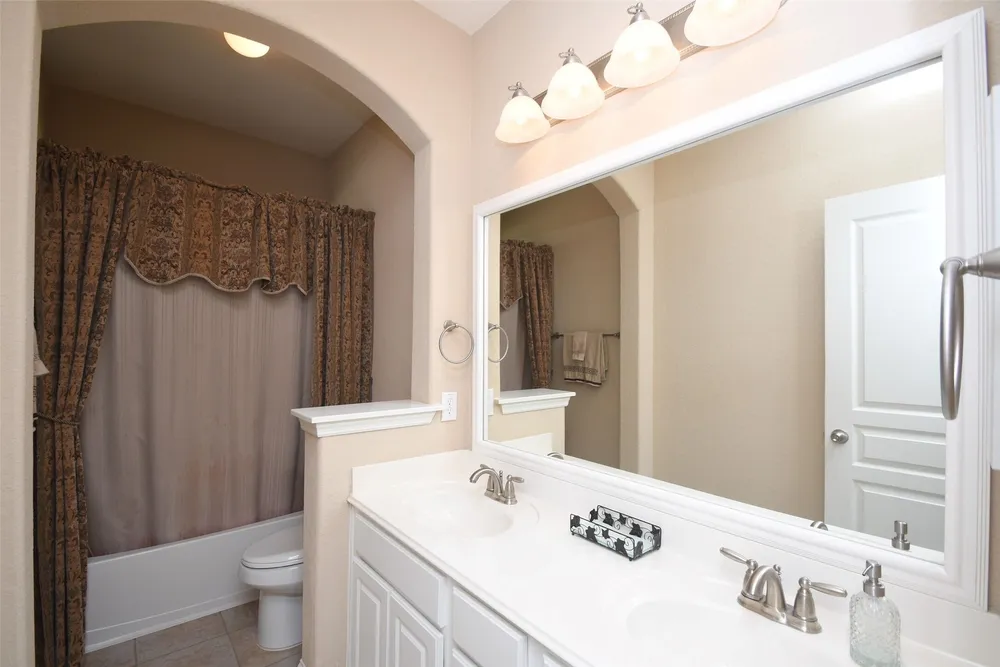 5803 Oakdale Meadows, Spring, TX 77379
