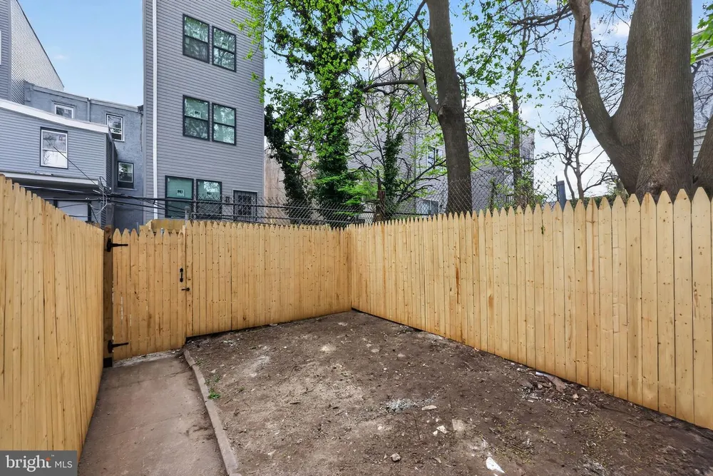 2117 N Franklin St, Philadelphia, PA 19122