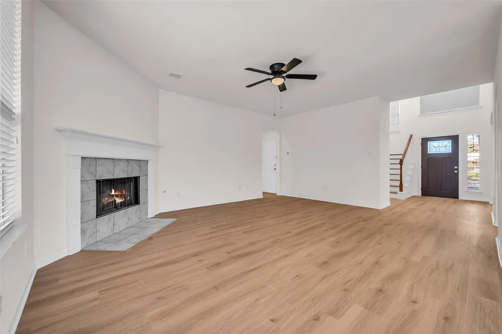 15603 Mustang Island Dr, Sugar Land, TX 77498