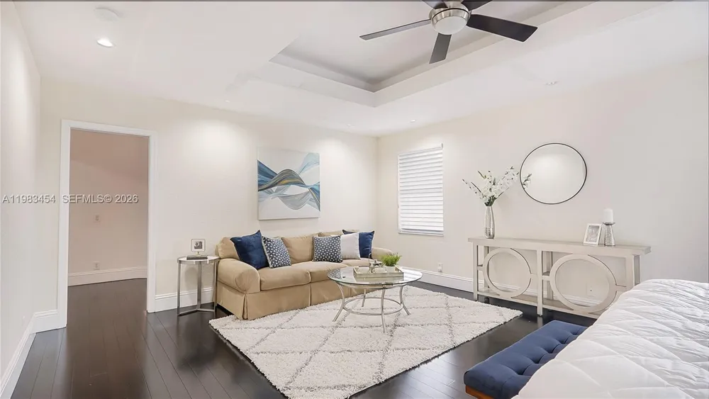 1646 Victoria Pointe Ln, Weston, FL 33327