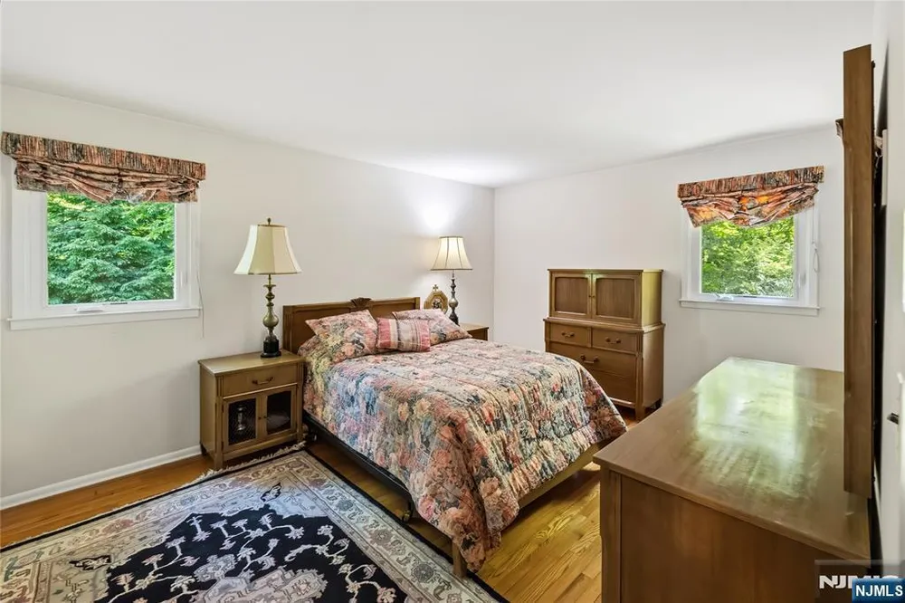 568 Stellman Rd, River Vale, NJ 07675