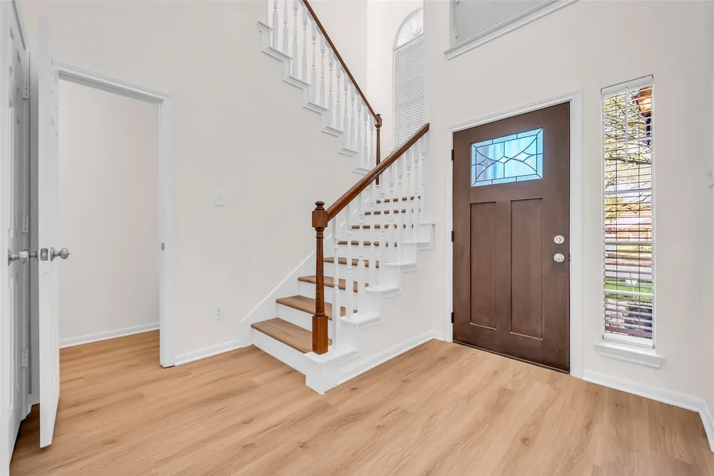 15603 Mustang Island Dr, Sugar Land, TX 77498