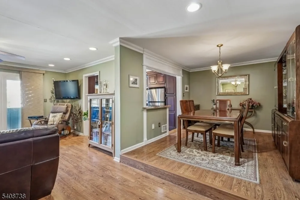 27 Espy Rd, Caldwell, NJ 07006