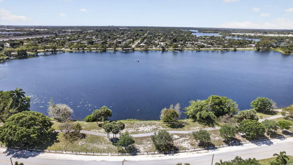 3402 Cynthia Ln, Lake Worth Beach, FL 33461