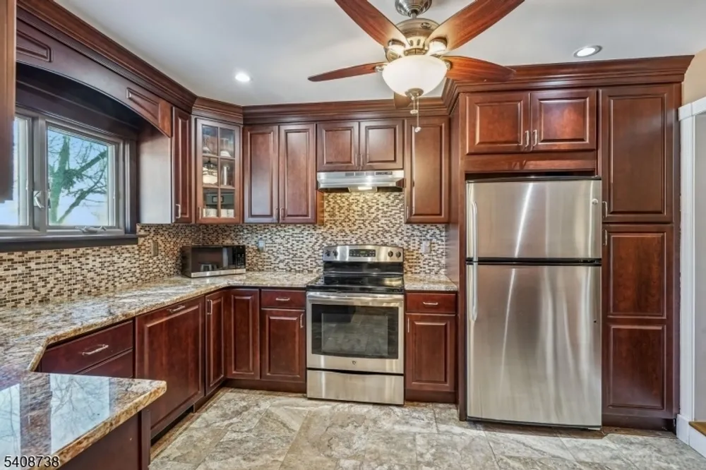 27 Espy Rd, Caldwell, NJ 07006