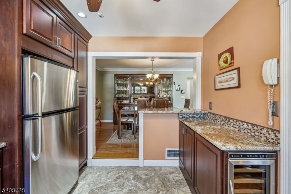 27 Espy Rd, Caldwell, NJ 07006