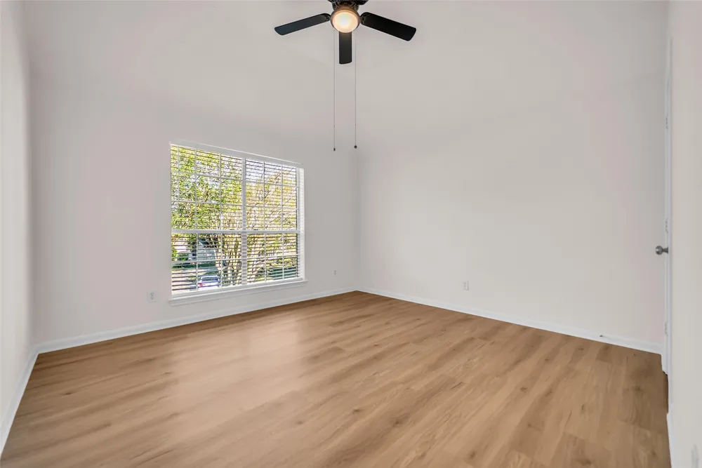 15603 Mustang Island Dr, Sugar Land, TX 77498
