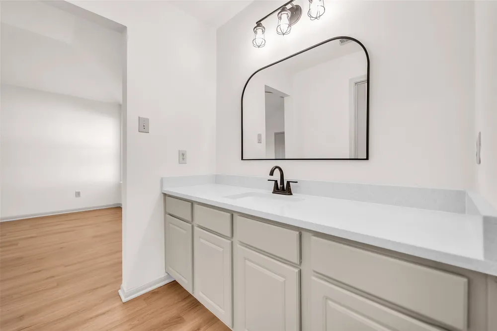 15603 Mustang Island Dr, Sugar Land, TX 77498