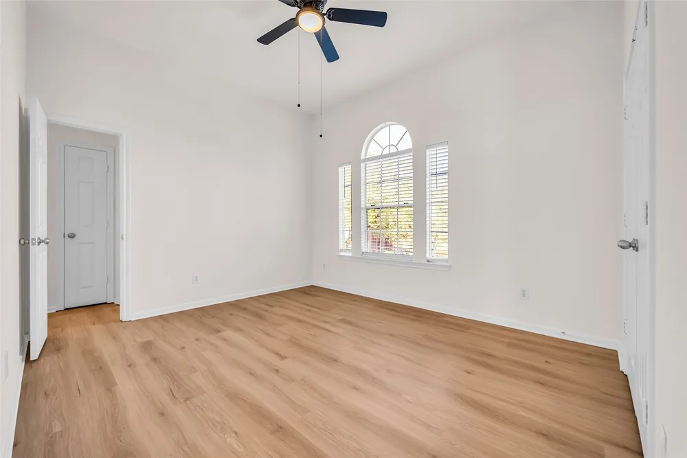 15603 Mustang Island Dr, Sugar Land, TX 77498