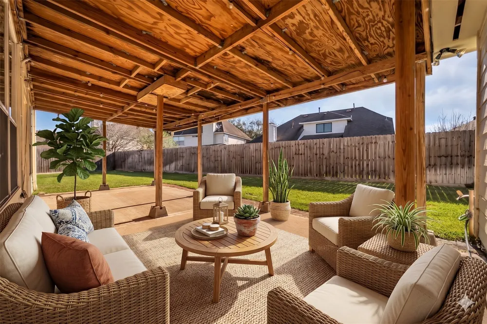 15603 Mustang Island Dr, Sugar Land, TX 77498