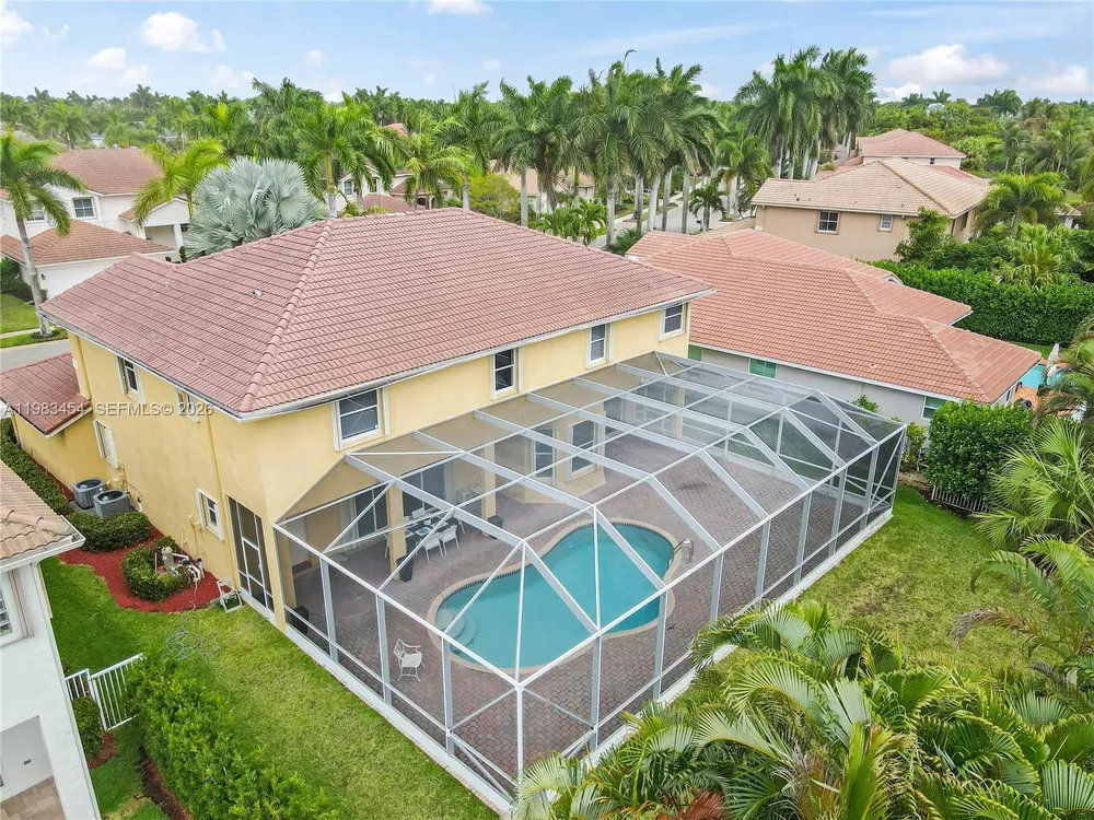 1646 Victoria Pointe Ln, Weston, FL 33327
