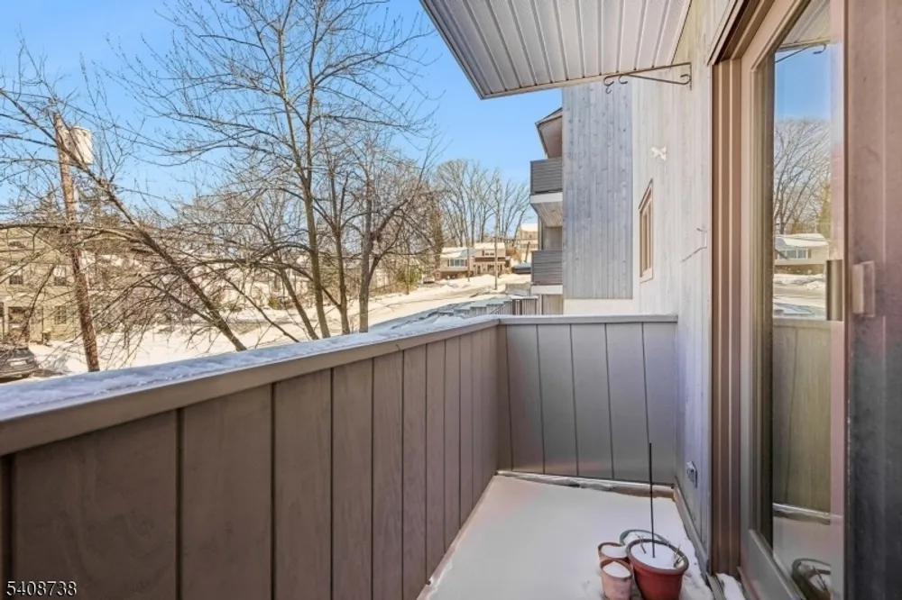 27 Espy Rd, Caldwell, NJ 07006