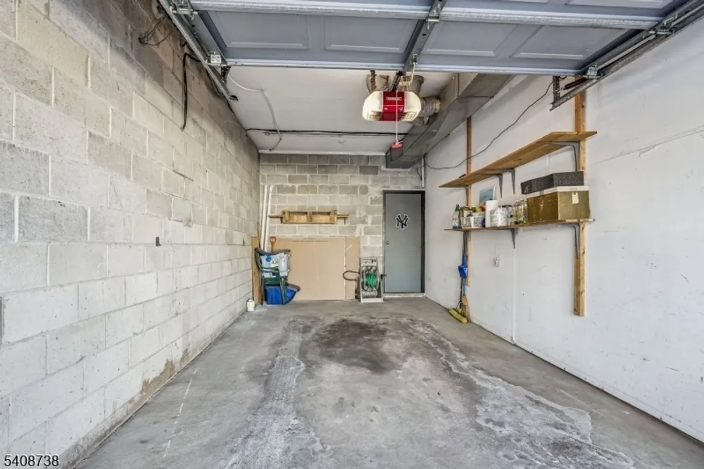 27 Espy Rd, Caldwell, NJ 07006