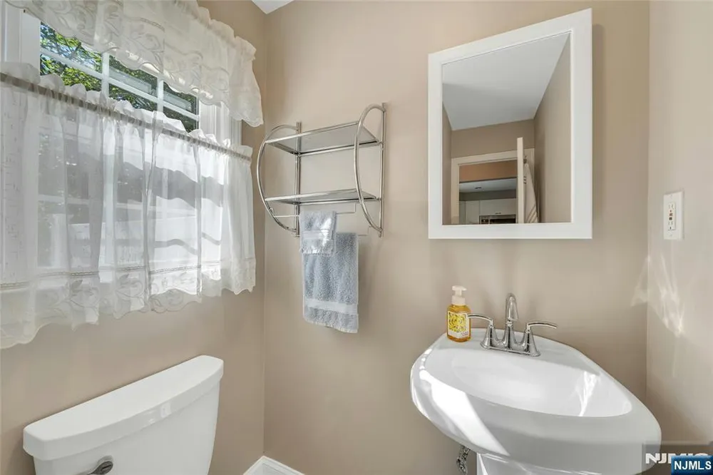 678 Millbrook Rd, River Edge, NJ 07661