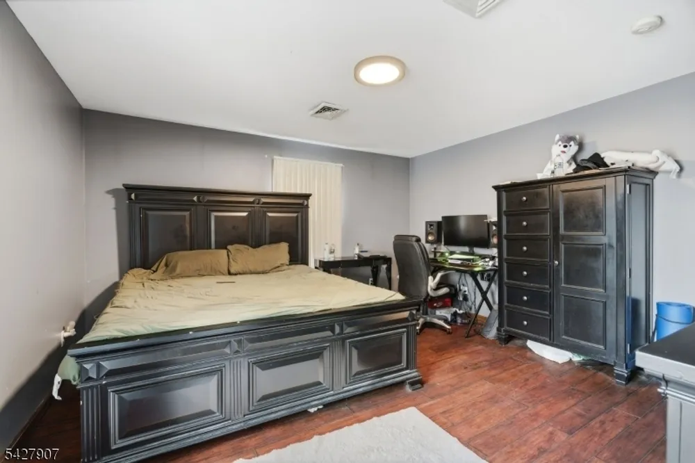 145 Sheridan Ave, Roselle Park, NJ 07204
