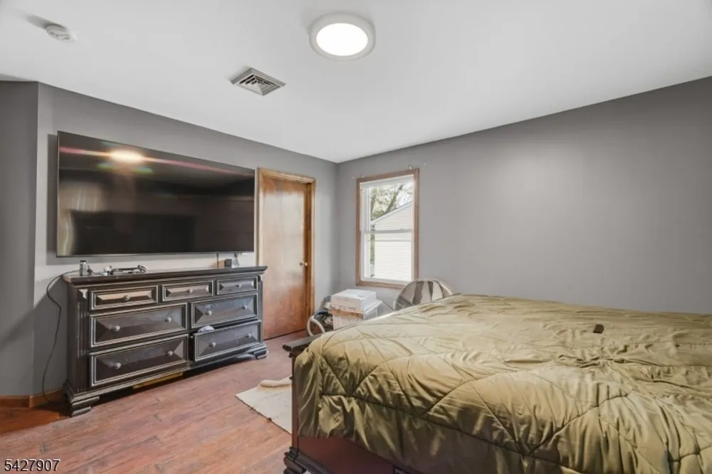 145 Sheridan Ave, Roselle Park, NJ 07204