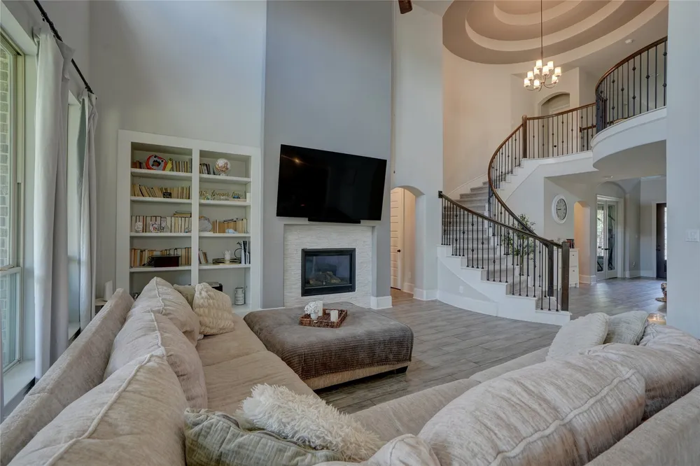 632 Maple Creek Ct, Conroe, TX 77304
