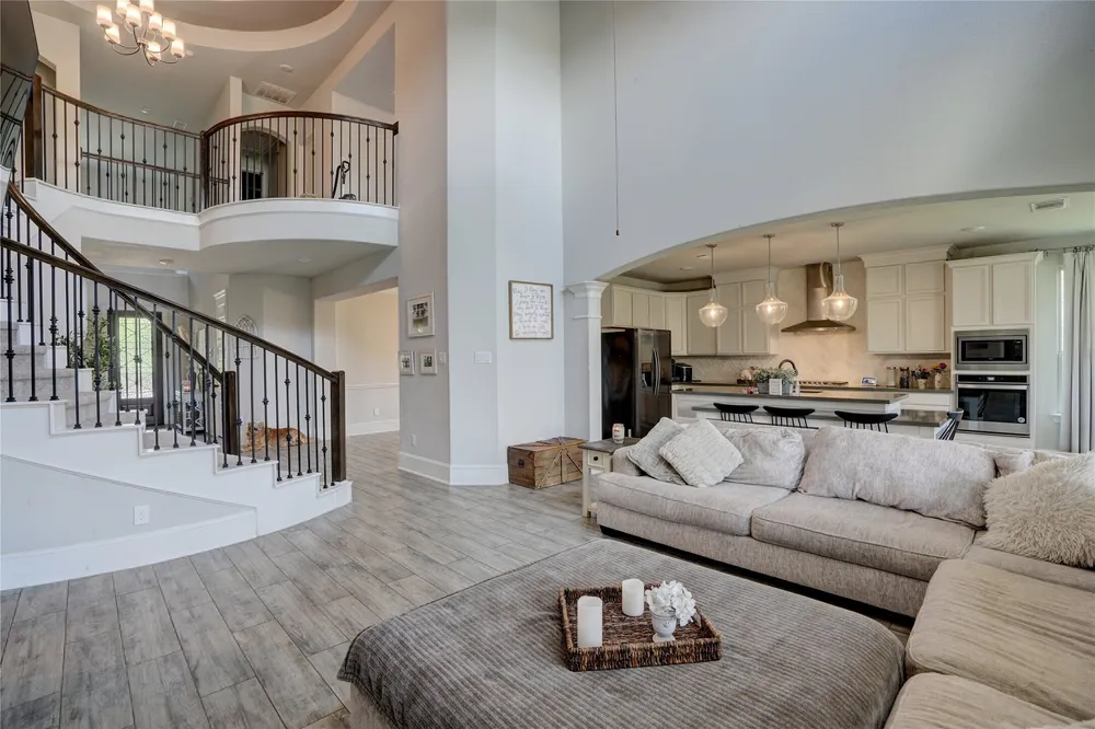 632 Maple Creek Ct, Conroe, TX 77304