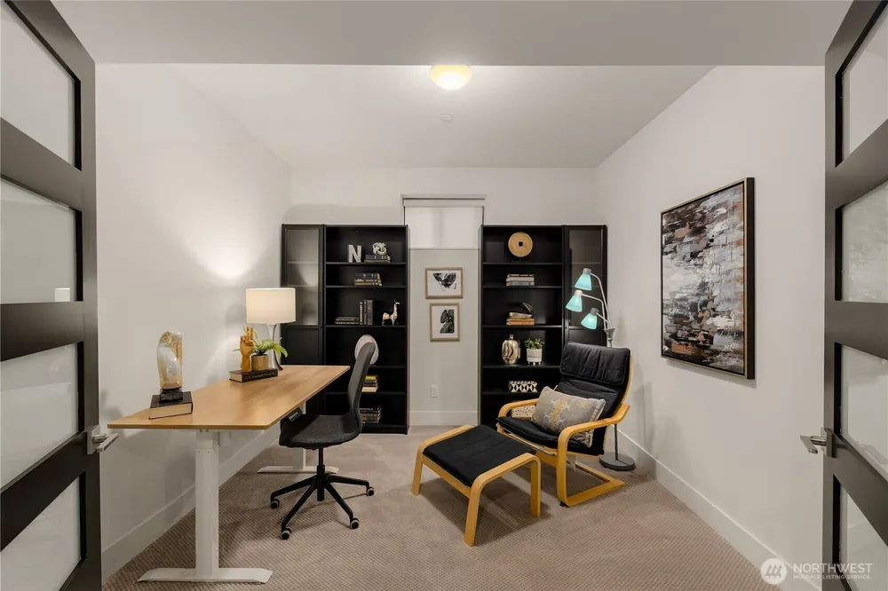 7002 93rd Ave SE, Mercer Island, WA 98040