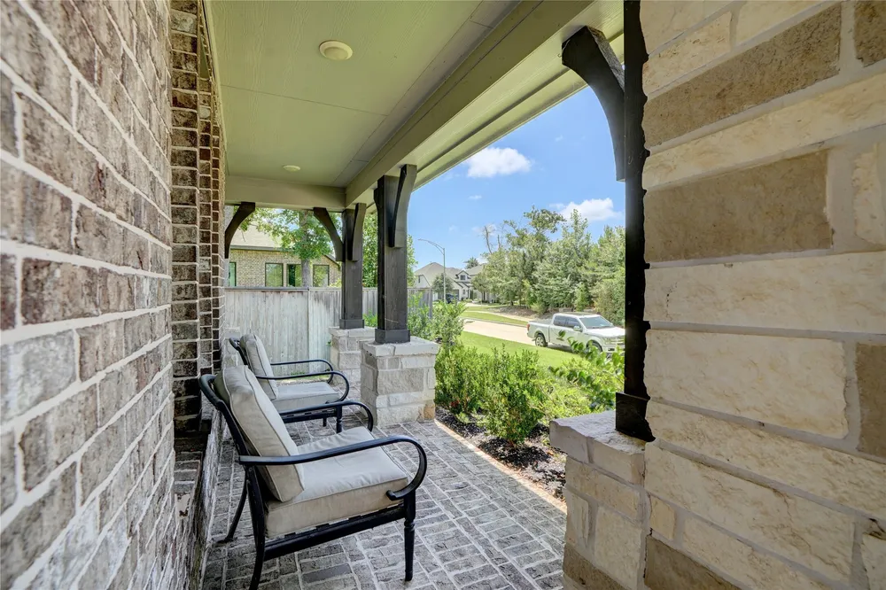 632 Maple Creek Ct, Conroe, TX 77304