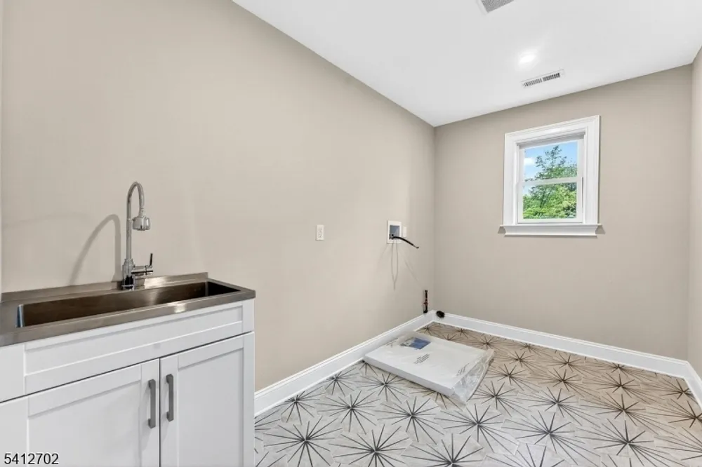 85 Pleasant Ave, Fanwood, NJ 07023