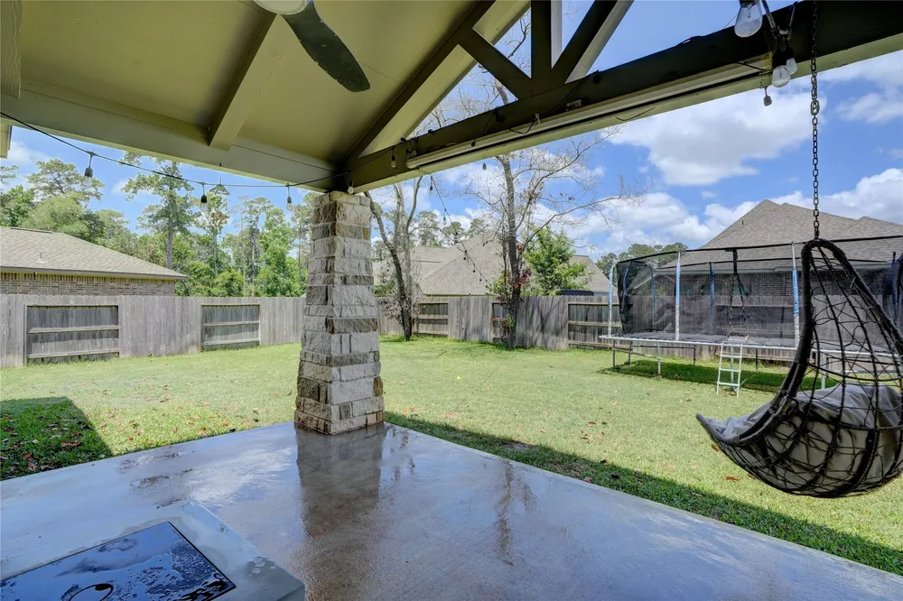 632 Maple Creek Ct, Conroe, TX 77304