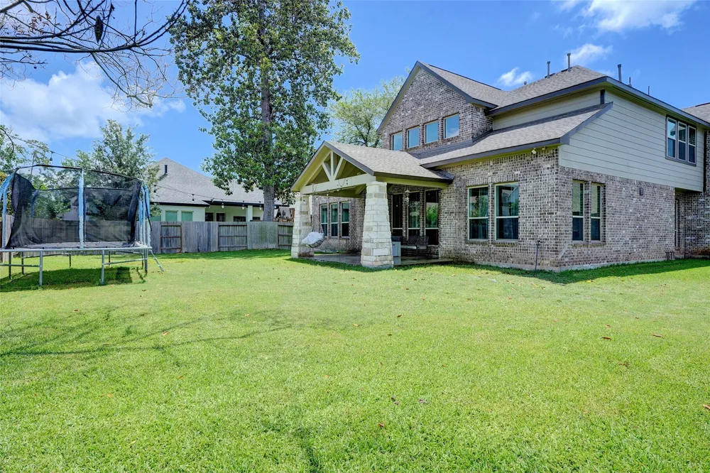 632 Maple Creek Ct, Conroe, TX 77304