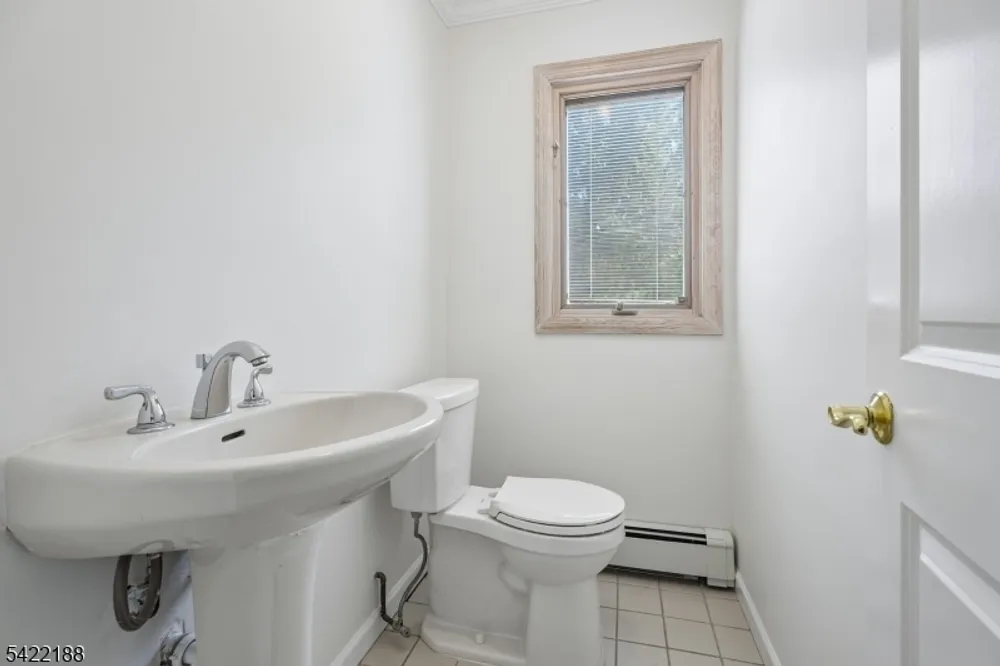 96 Harrison Ave, Roseland, NJ 07068